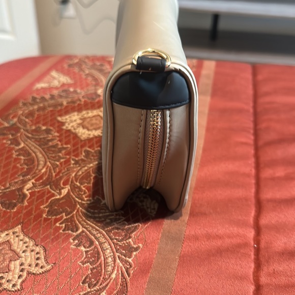 Versace Parfums shiny gold bag/pouch - Picture 12 of 12